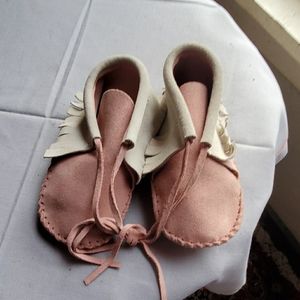 Moccasins girls size 6/7